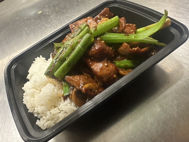 Wok 'N Roll Asian Fusion photo 4