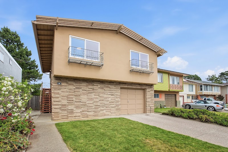 Maggie Visser | Compass Realtor® | Top 1.5% Nationwide photo 2