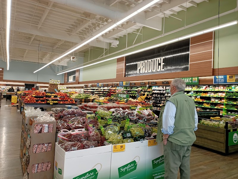 Safeway Liquor photo 5