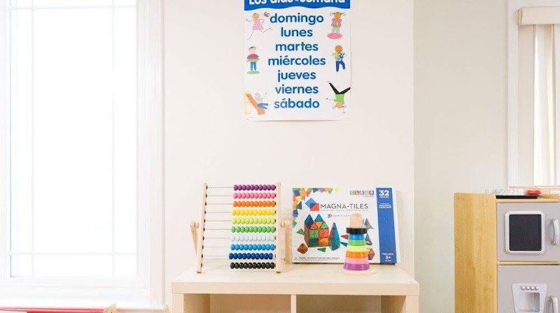 Retoños Schoolhouse Spanish Immersion Preschool photo 5