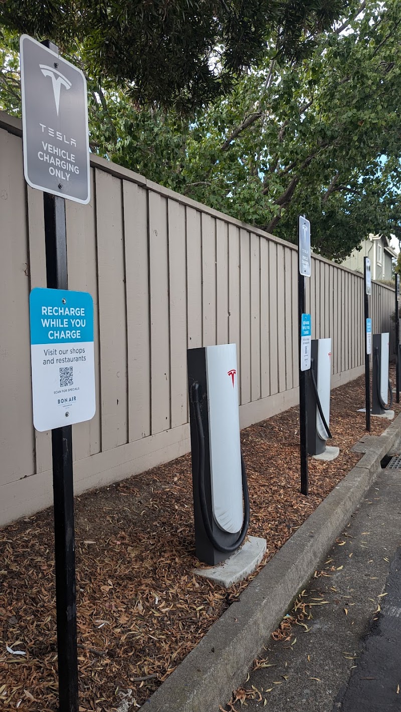 Tesla Supercharger photo 4