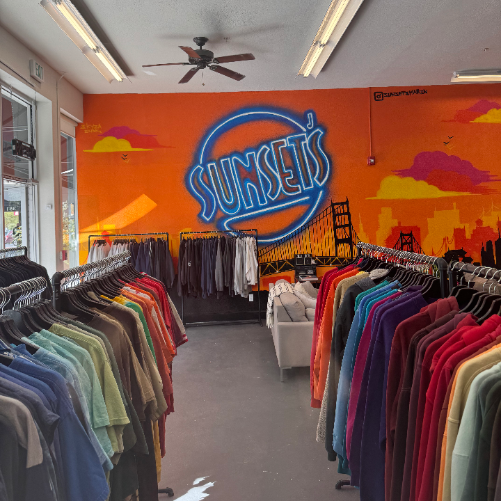 Photo of Sunsets Vintage & Sneakers