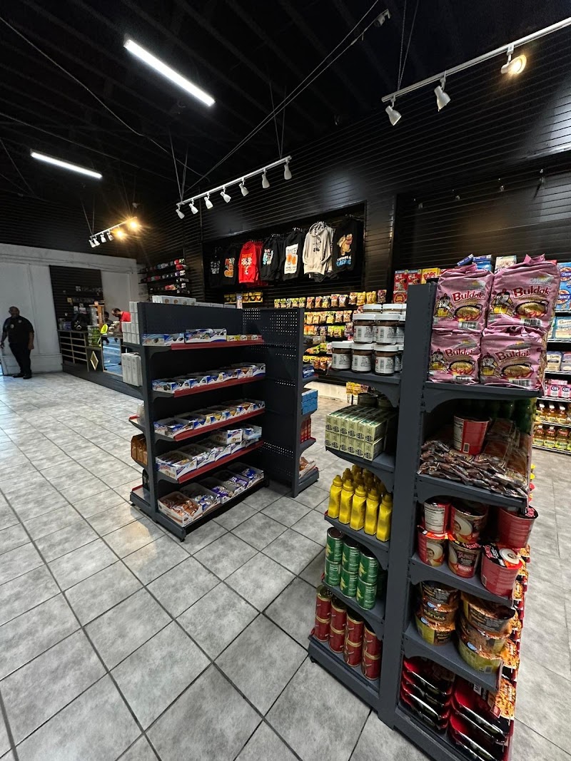 Mini Market photo 2