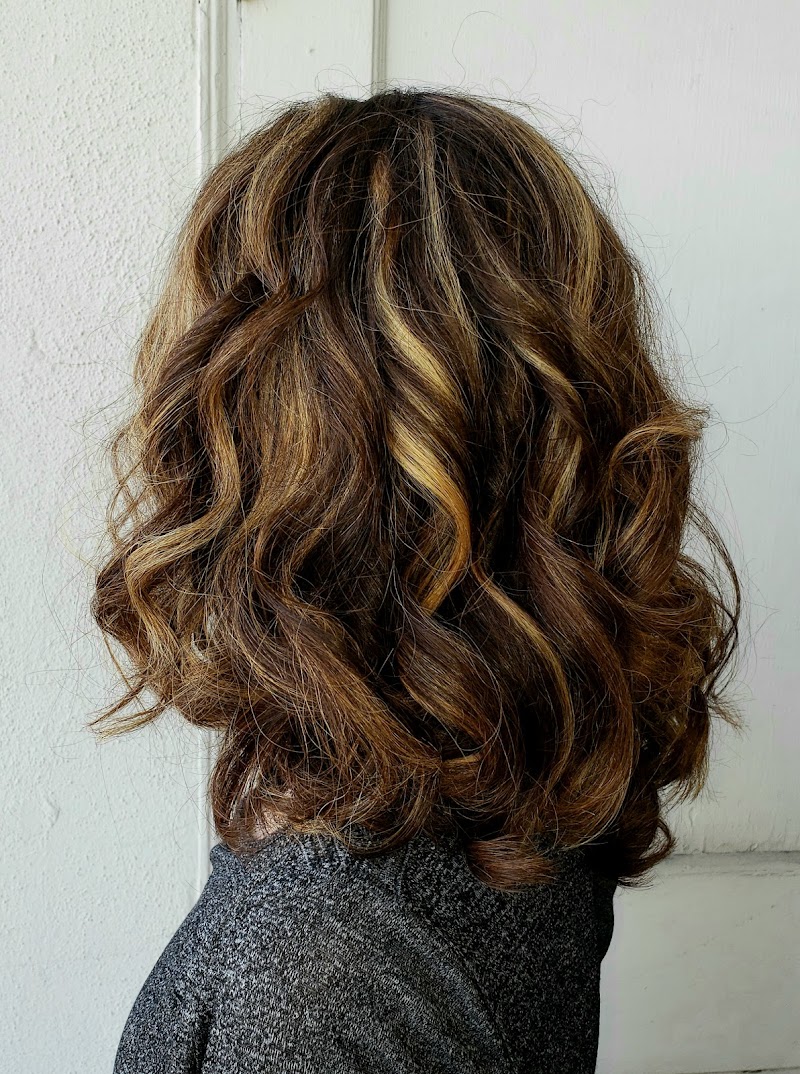 Artisan Salon- CA photo 4