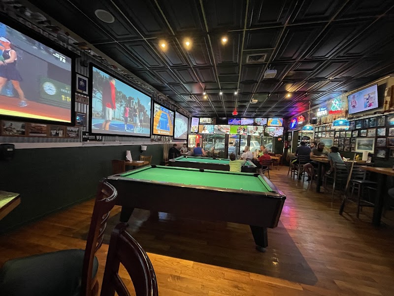 Coach's Pub & Eatery photo 4