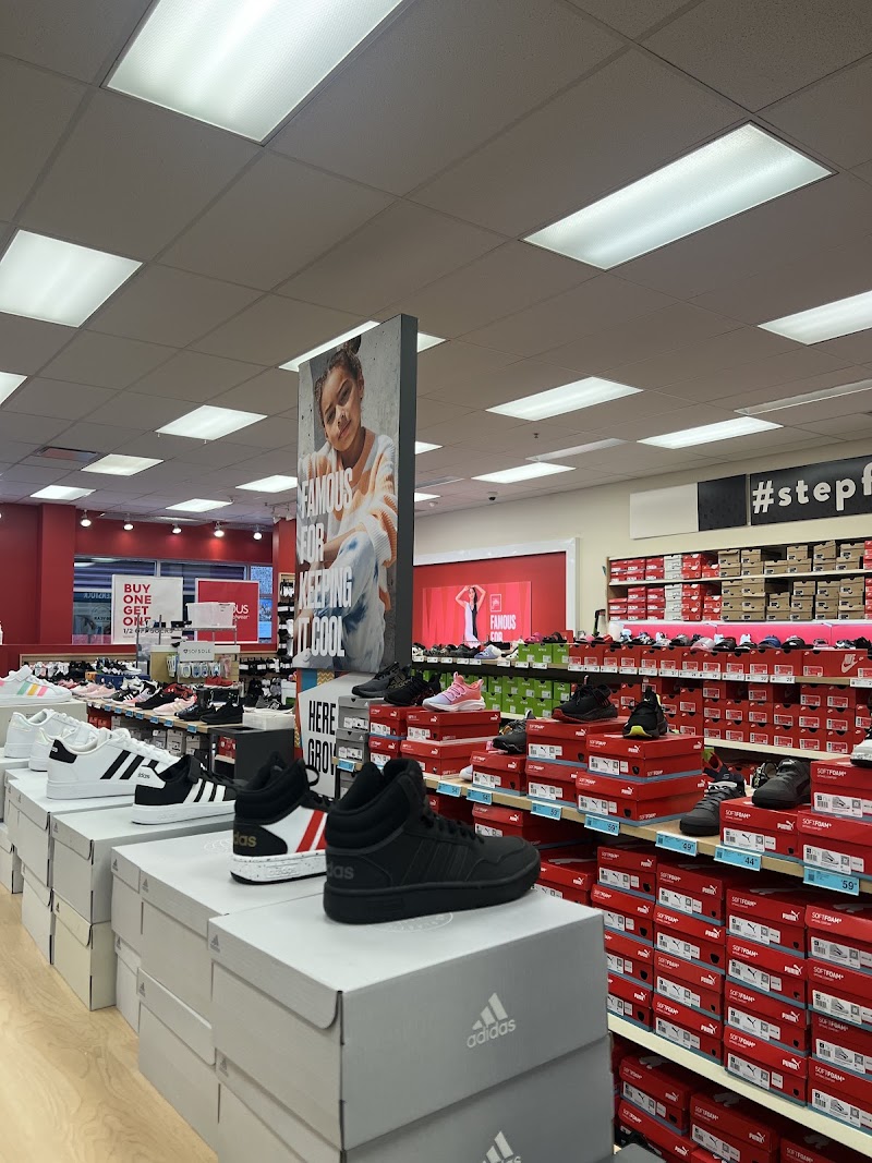 Tanger Outlets Grand Rapids photo 2
