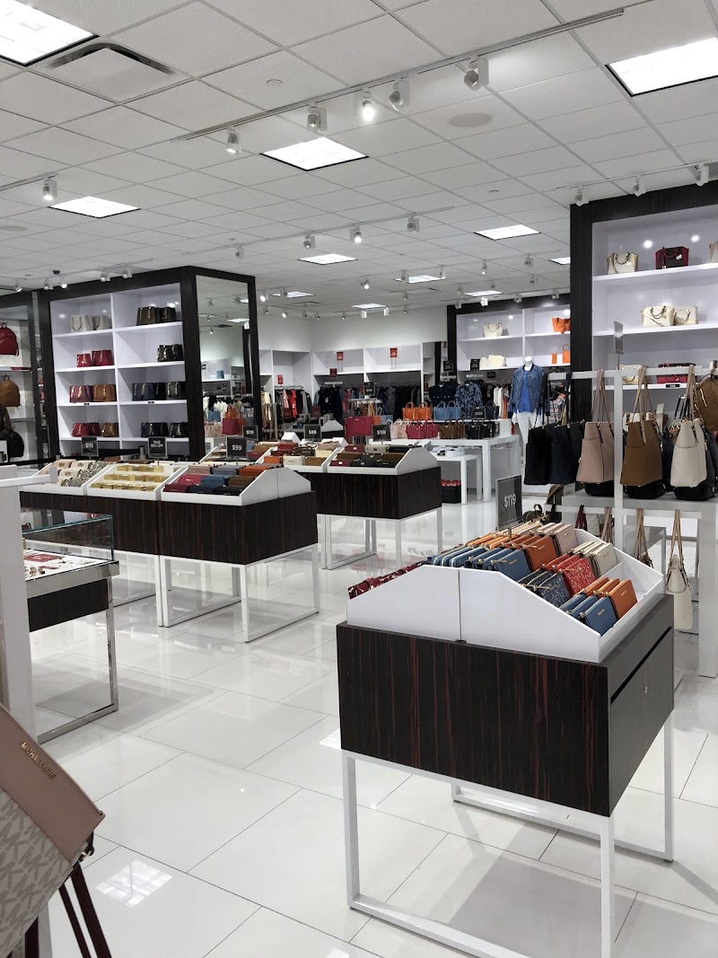 Tanger Outlets Grand Rapids photo 4