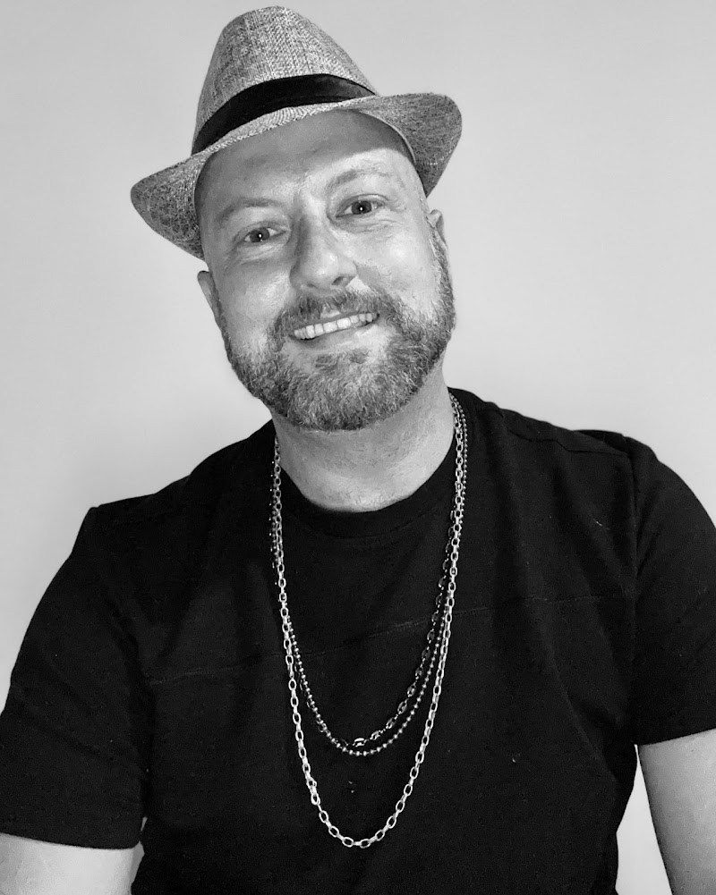 Derk Hollar Hair Studio photo 2