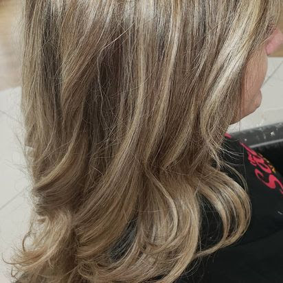 Photo of Derk Hollar Hair Studio