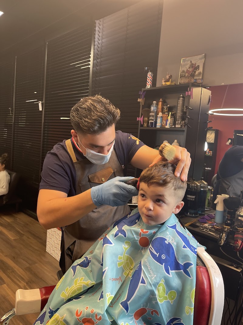 1ST CLASS BARBERSHOP photo 4