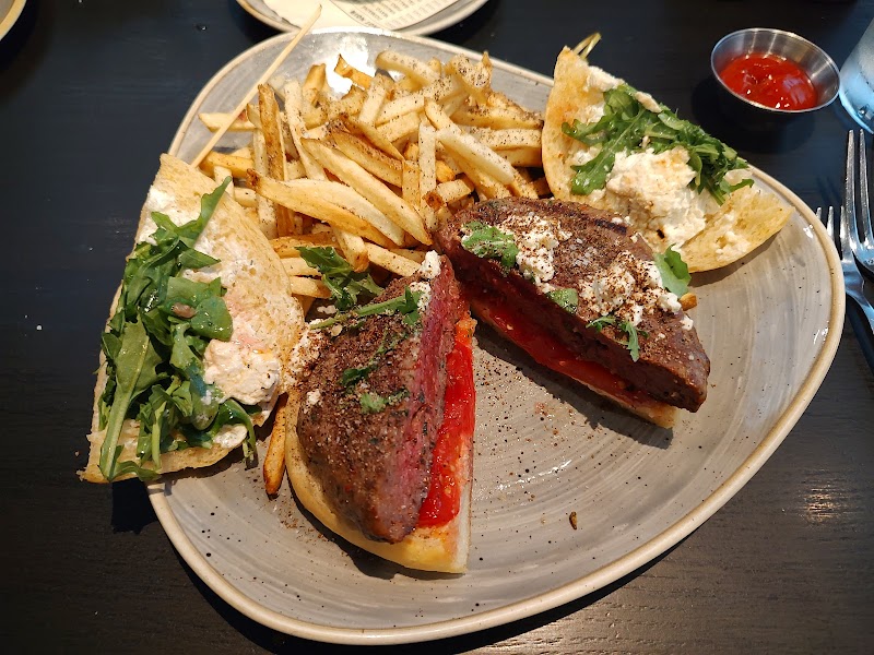 Esin Restaurant & Bar photo 3