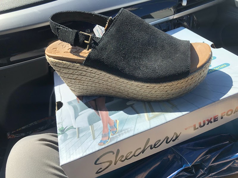 SKECHERS Factory Outlet photo 5