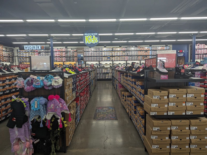 SKECHERS Factory Outlet photo 3