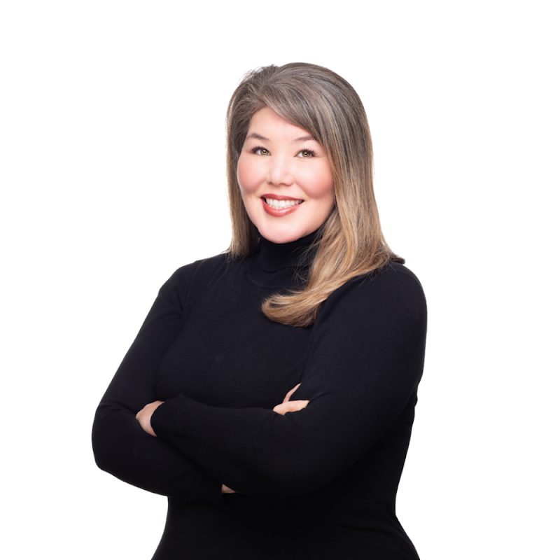 Photo of Amber Hom Realm Real Estate
