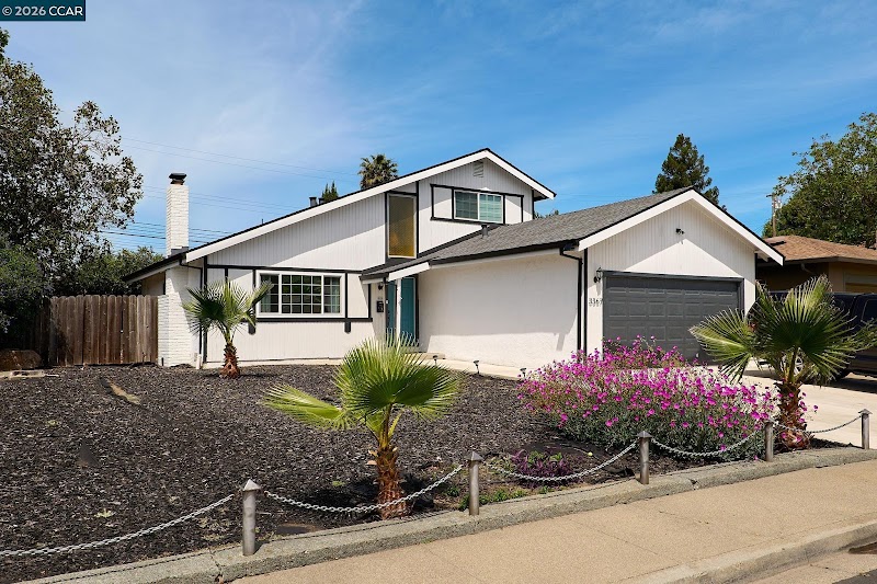Amber Hom Realm Real Estate photo 5
