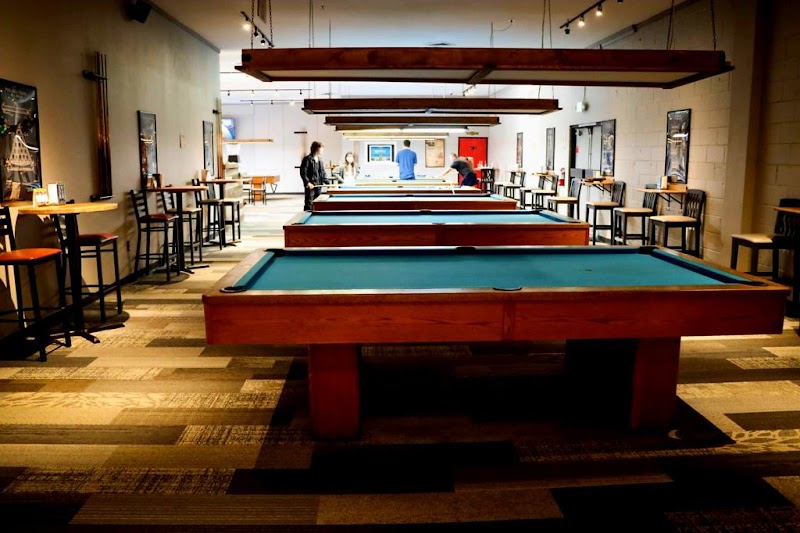 RACKS-N-CUES Billiards and Brews photo 3