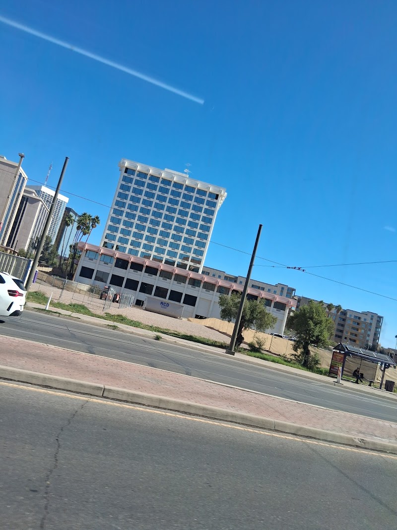 SL/Cushing/Frontage Rd photo 4