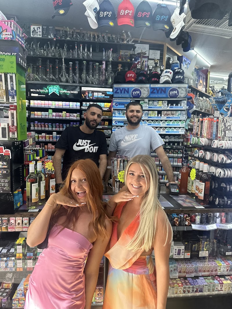 El Paisano Liquor Store photo 5