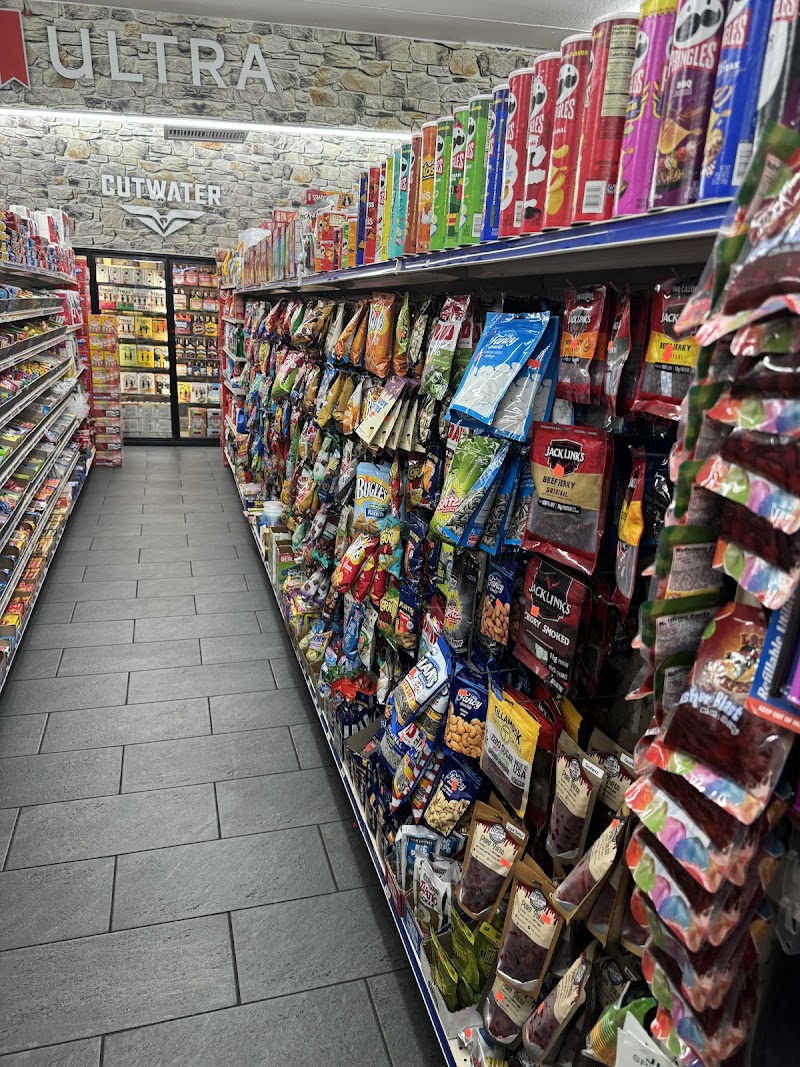 El Paisano Liquor Store photo 4