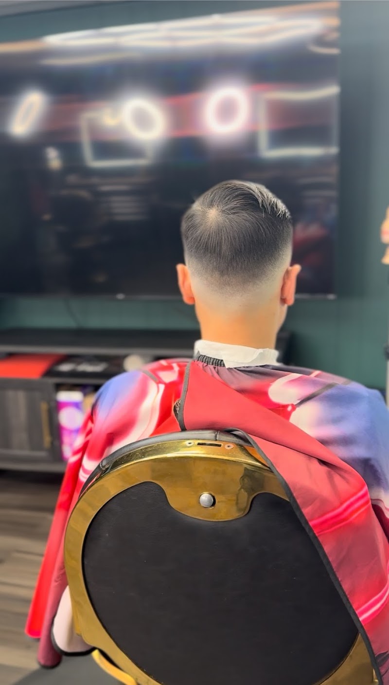 Hamed cuts barber shop photo 3