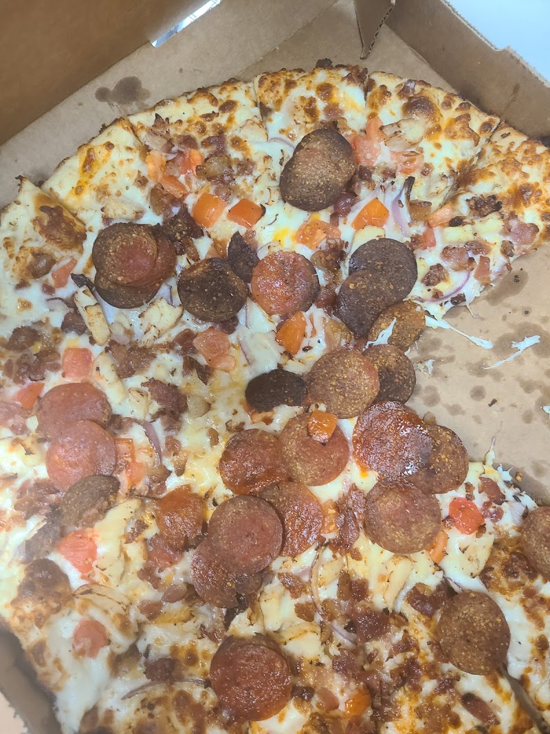 Round Table Pizza photo 5