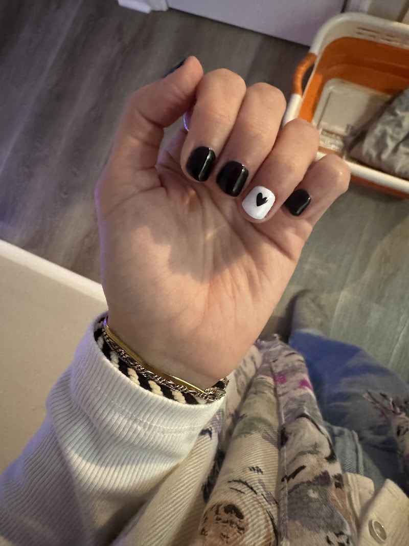 LaLas Nails photo 3