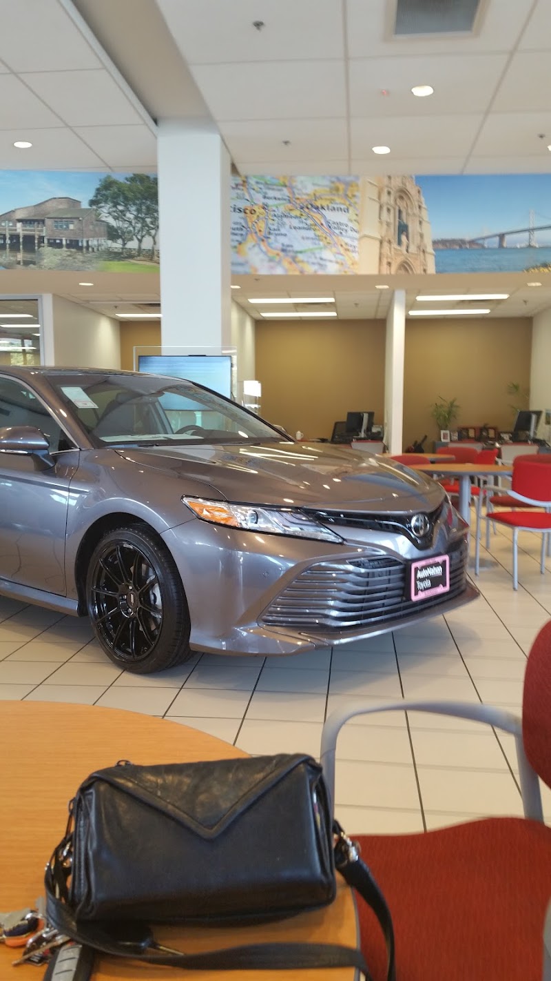AutoNation Toyota Hayward photo 3