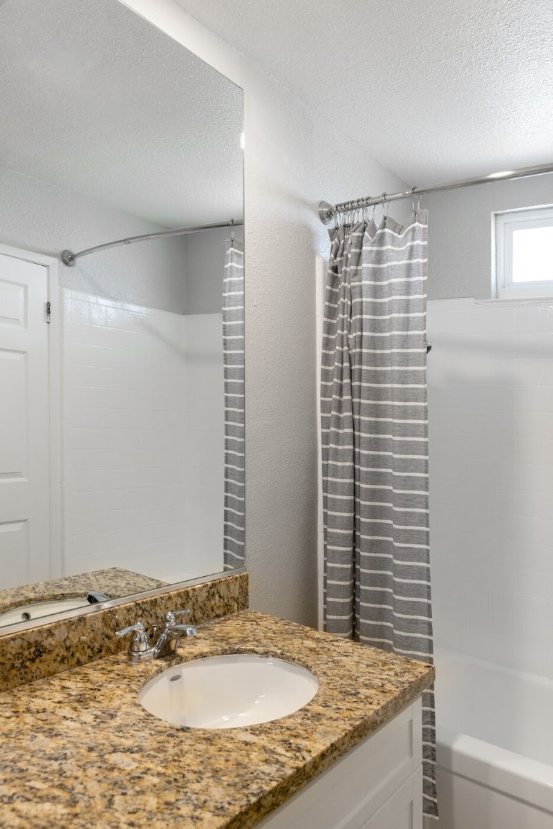 Beach Park Apartments photo 3