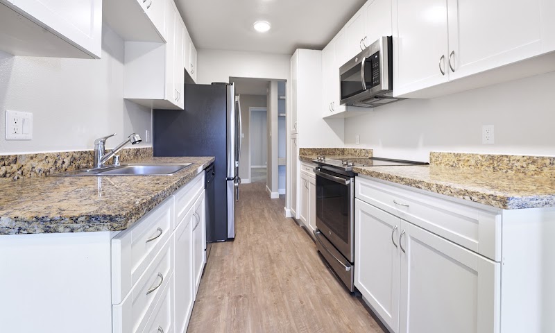 Beach Park Apartments photo 5