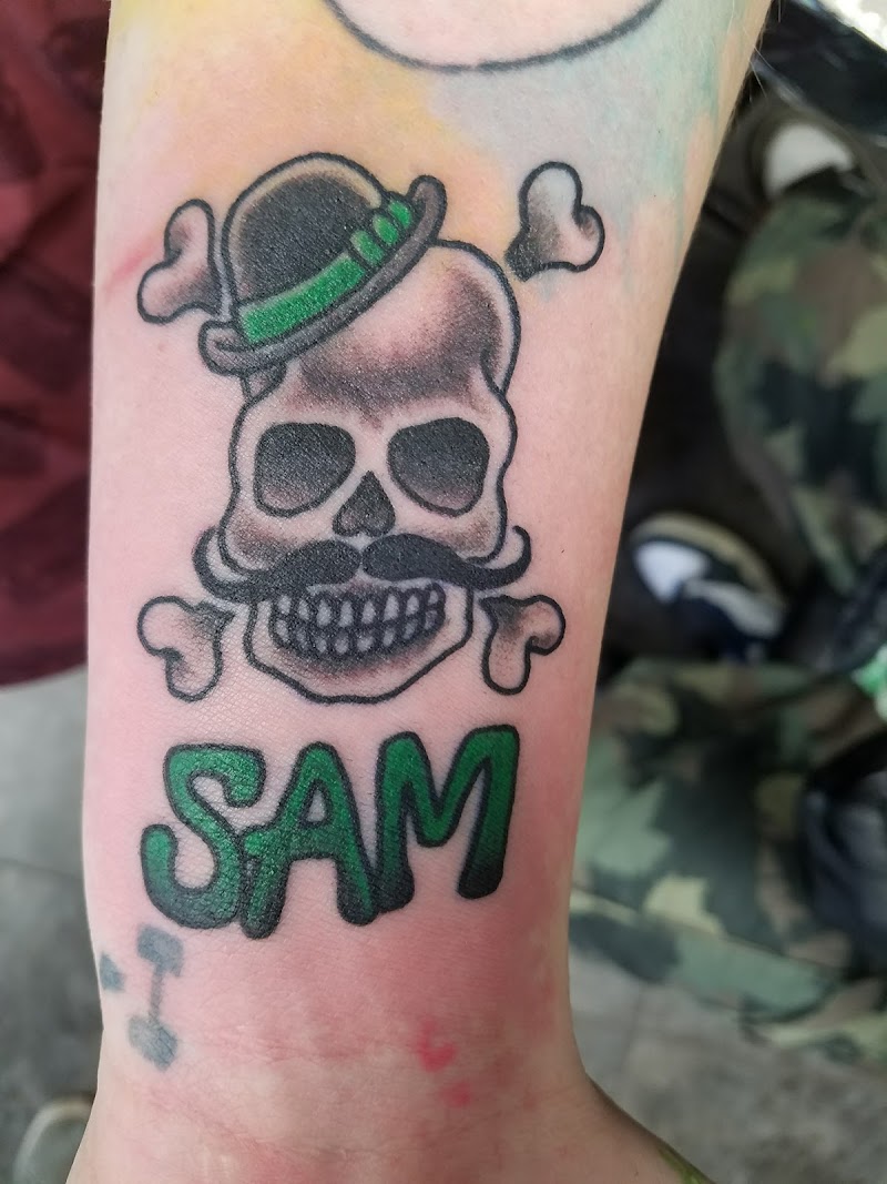 Black Label Tattoo photo 3