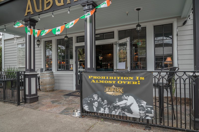Photo of Auburn Lounge