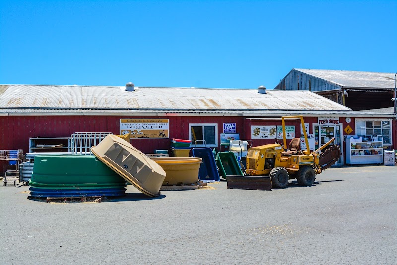 Photo of Larsen's Feed & Pet Supply Center