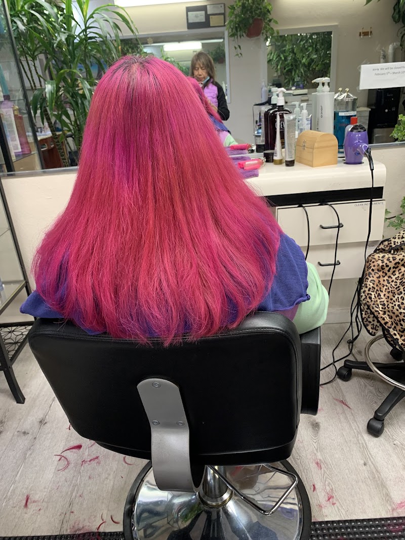 California Hair & Nails photo 2