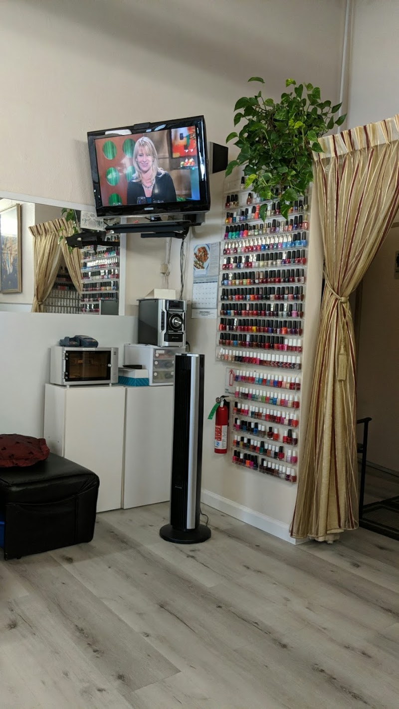California Hair & Nails photo 3