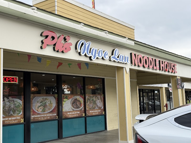 Pho Ngoc Lan Noodle House photo 5