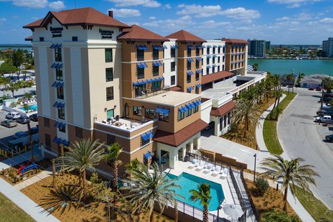 Photo of Fairfield by Marriott Inn & Suites Clearwater Beach