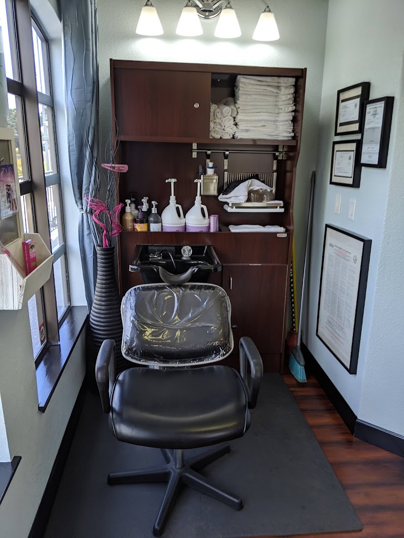 Twistted Sisters Hair Studio photo 3