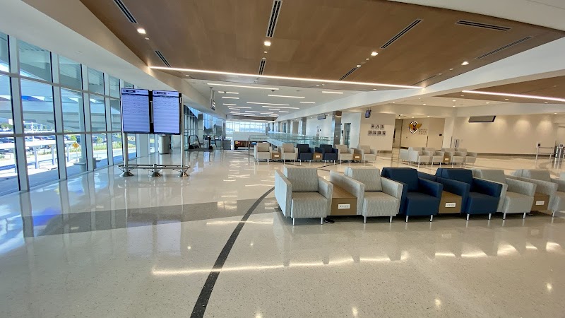 Lafayette Regional Airport photo 2