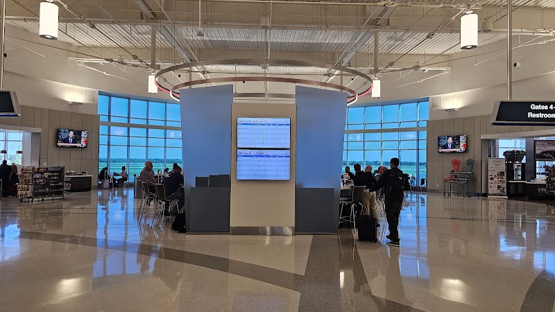 Lafayette Regional Airport photo 3