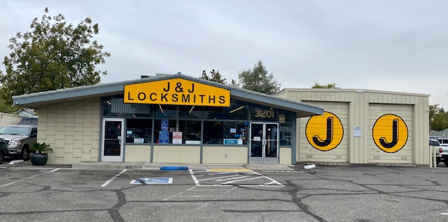 J & J Locksmiths photo 2