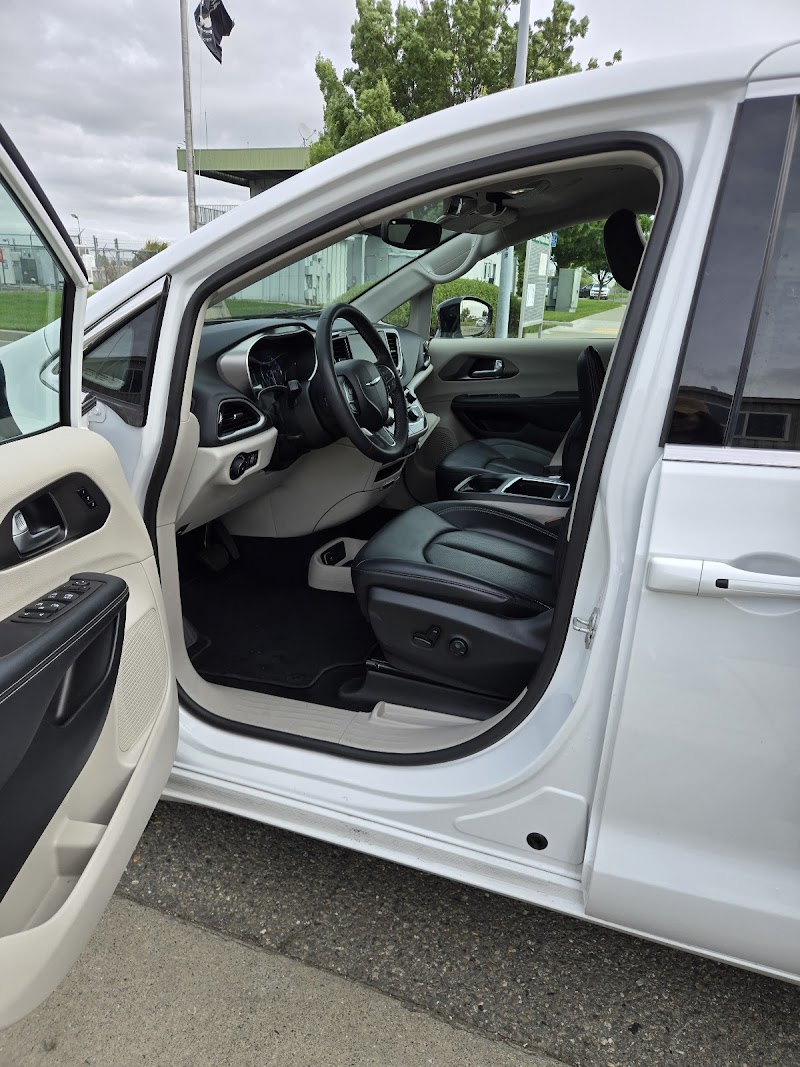 Enterprise Rent-A-Car photo 5