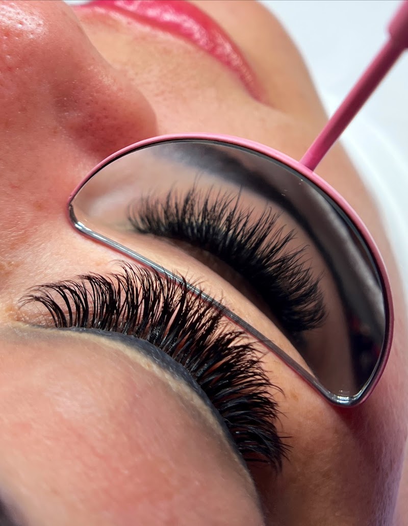 Vivi Lashes and Brows Beauty Studio LLC photo 2