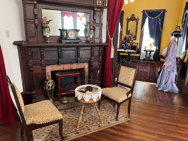 Baker House photo 3