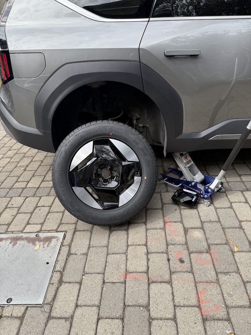 Photo of KB MOBILE TIRE REPAIR BREAK SERVICE AND JUMP START FUEL DELIVERY