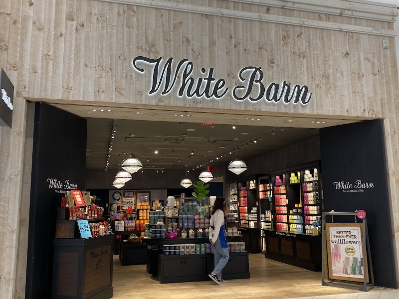 White Barn photo 5