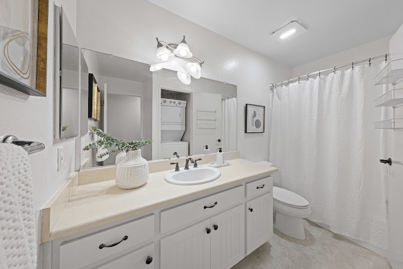 Sandy Sicsko and Joe Borromeo Real Estate photo 4