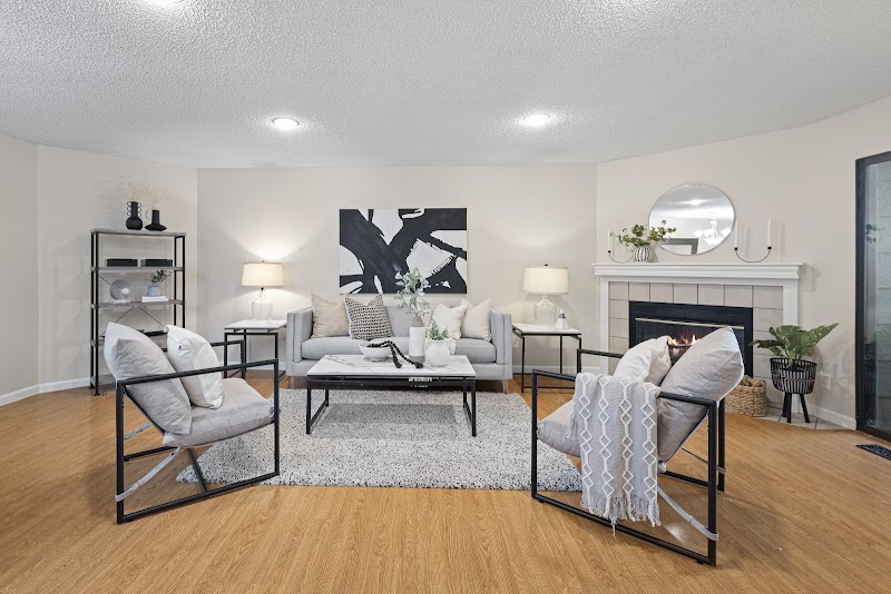 Sandy Sicsko and Joe Borromeo Real Estate photo 3