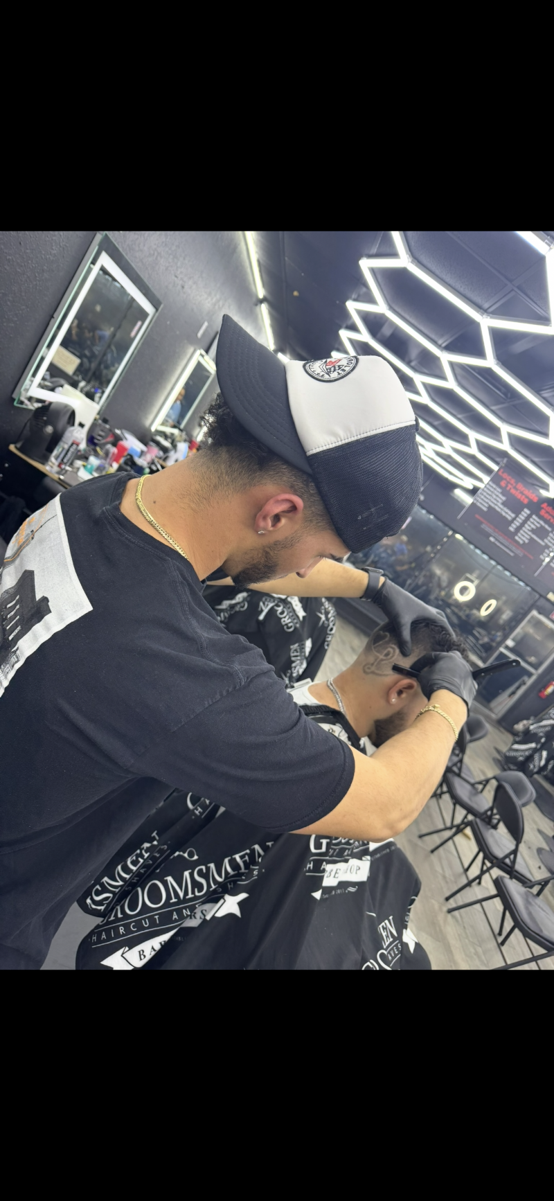 Hendry barbershop photo 5