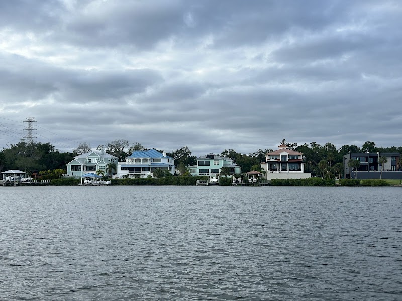 Freedom Boat Club - Alafia River: Jerry's Dockside Bar & Grill photo 4