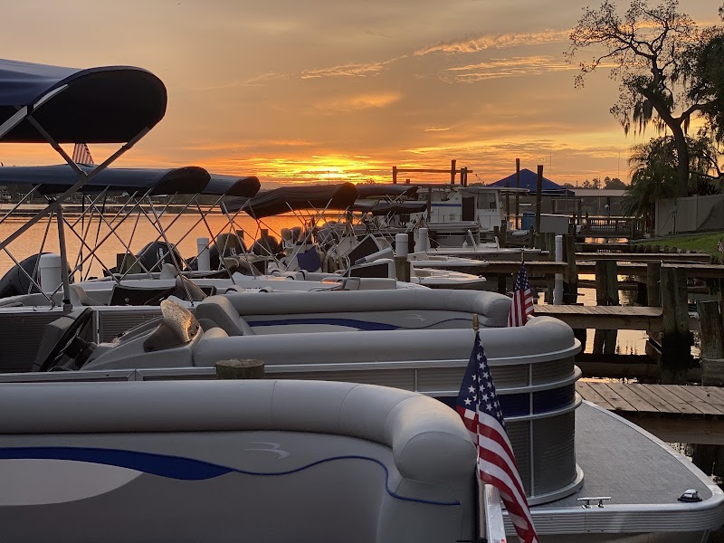 Freedom Boat Club - Alafia River: Jerry's Dockside Bar & Grill photo 2